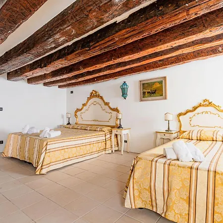 Casa Leone- Cozy And Central Accommodation In Venice Exterior photo