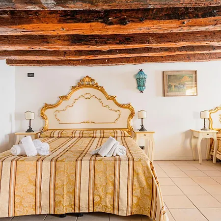 Casa Leone- Cozy And Central Accommodation In Venice Exterior photo
